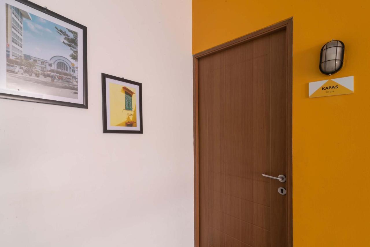 Wonderloft Hostel Kota Tua Jakarta Exterior foto