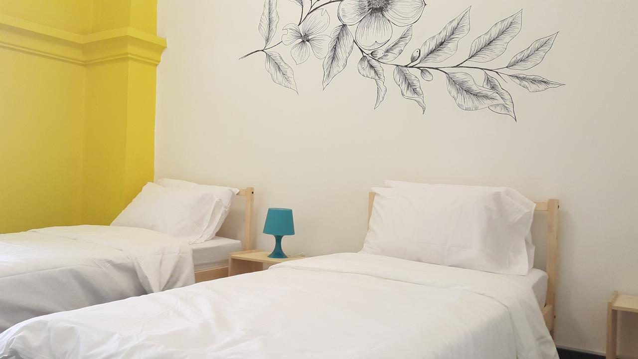 Wonderloft Hostel Kota Tua Jakarta Exterior foto